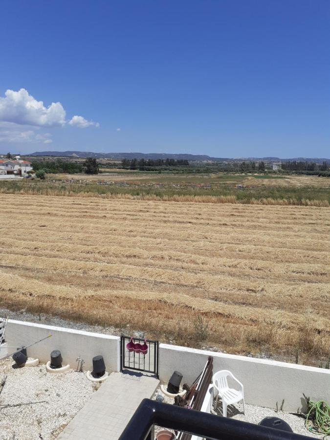 Beautiful 2-Bed House In Mandria Paphos Villa Exteriör bild