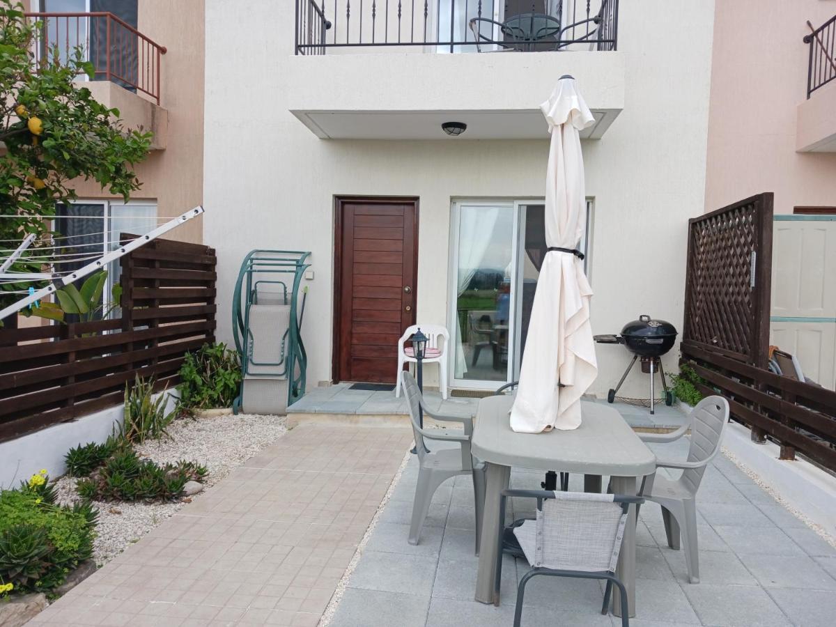 Beautiful 2-Bed House In Mandria Paphos Villa Exteriör bild