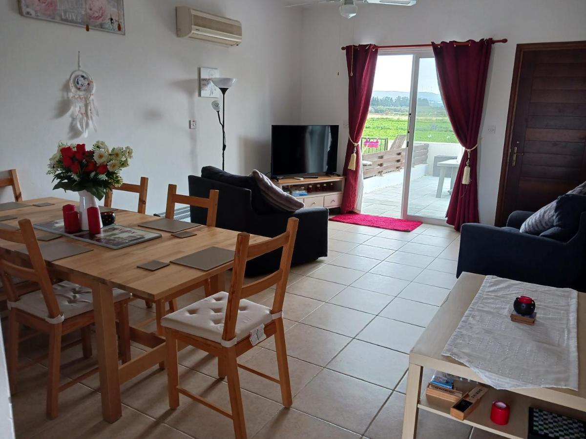 Beautiful 2-Bed House In Mandria Paphos Villa Exteriör bild